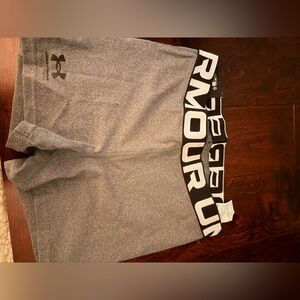 Under Armour women Athletic compression Shorts in Gray